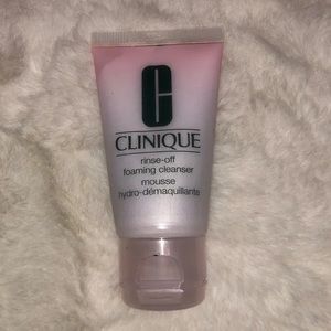 Clinique Rinse-off Foaming cleanser.
Travel size (1 oz./30 ml).